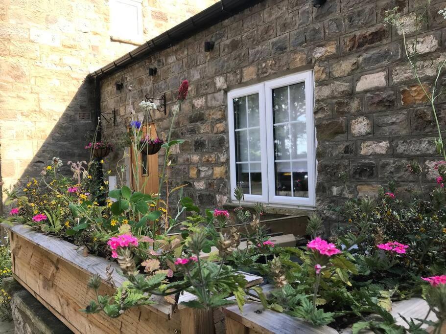 Luxury Barn Conversion At Rudding Harrogate Exterior photo
