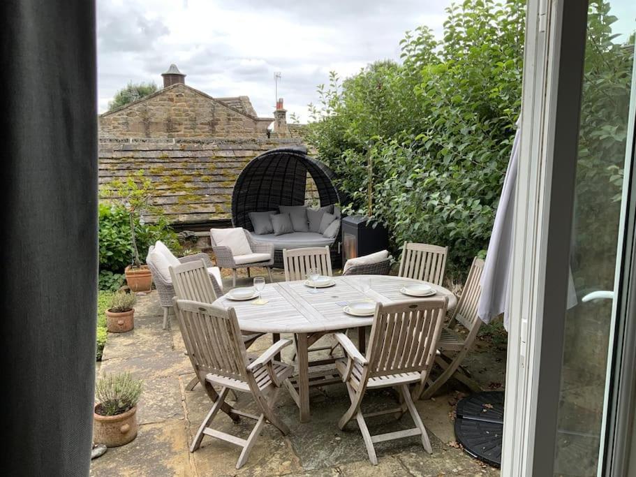 Luxury Barn Conversion At Rudding Harrogate Exterior photo