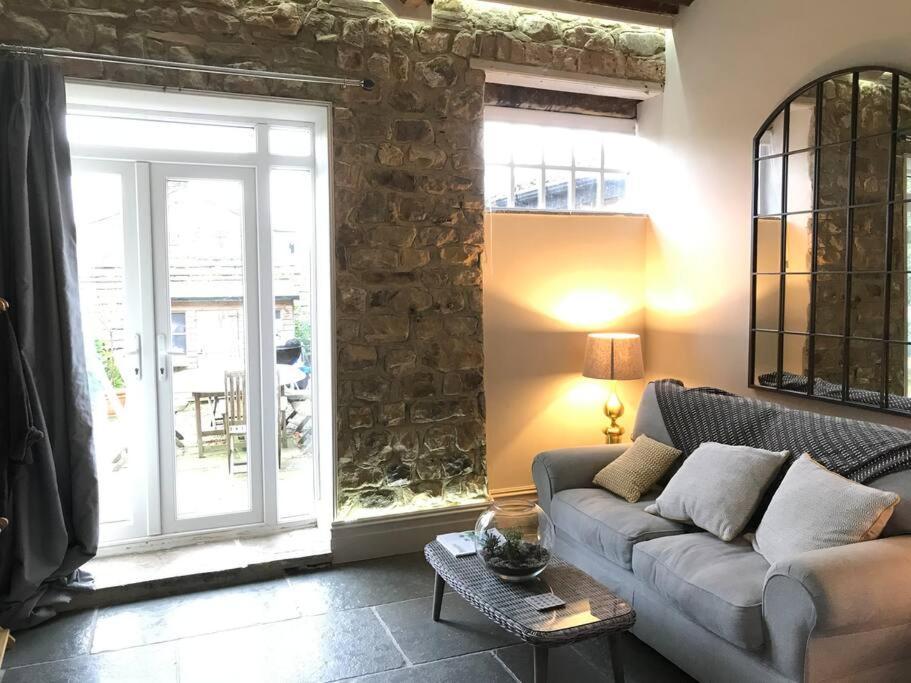 Luxury Barn Conversion At Rudding Harrogate Exterior photo