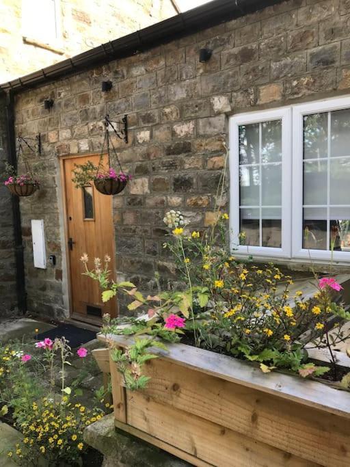 Luxury Barn Conversion At Rudding Harrogate Exterior photo